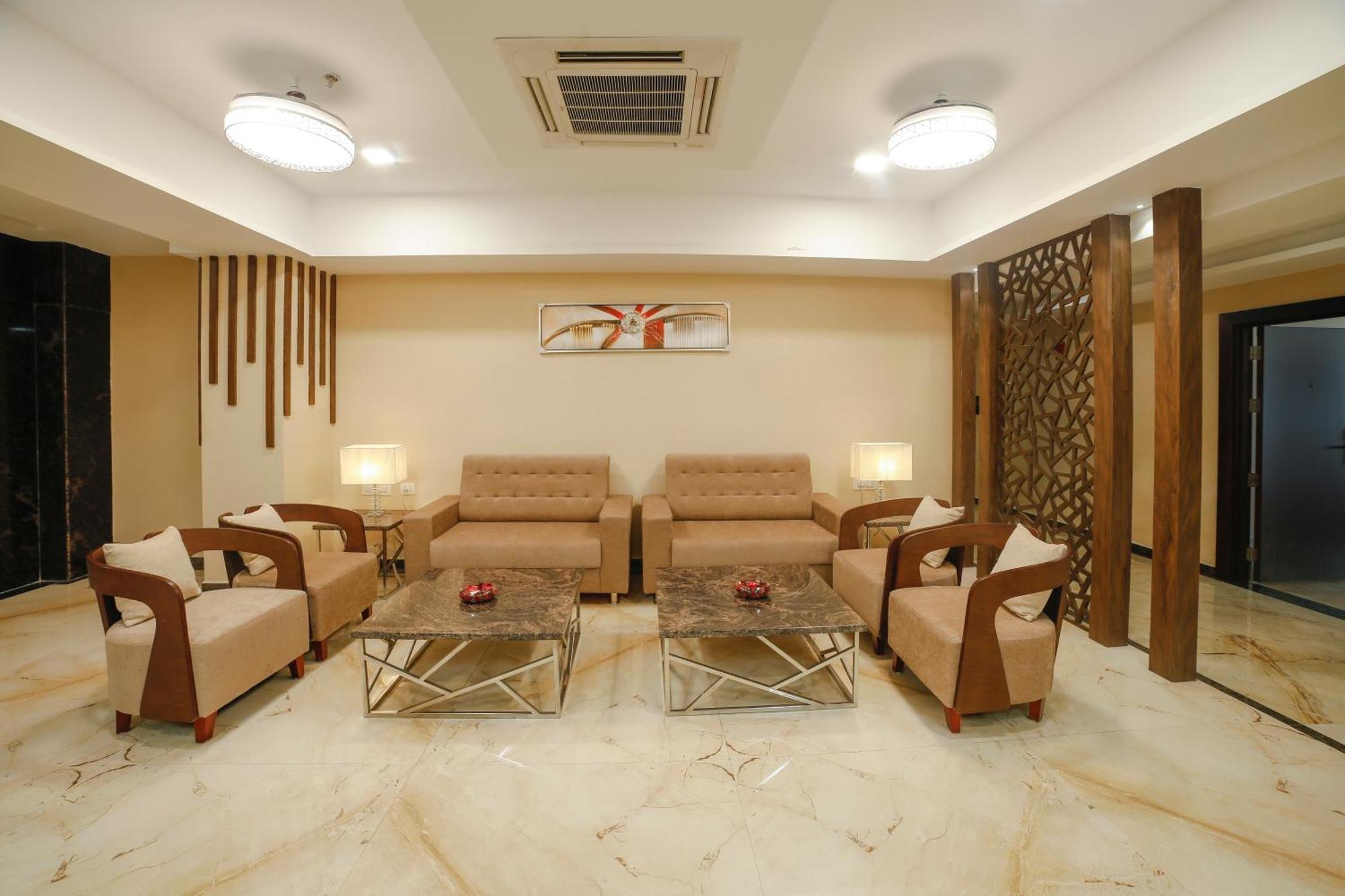 Guntūr Hotel Annapurna De Royal מראה חיצוני תמונה