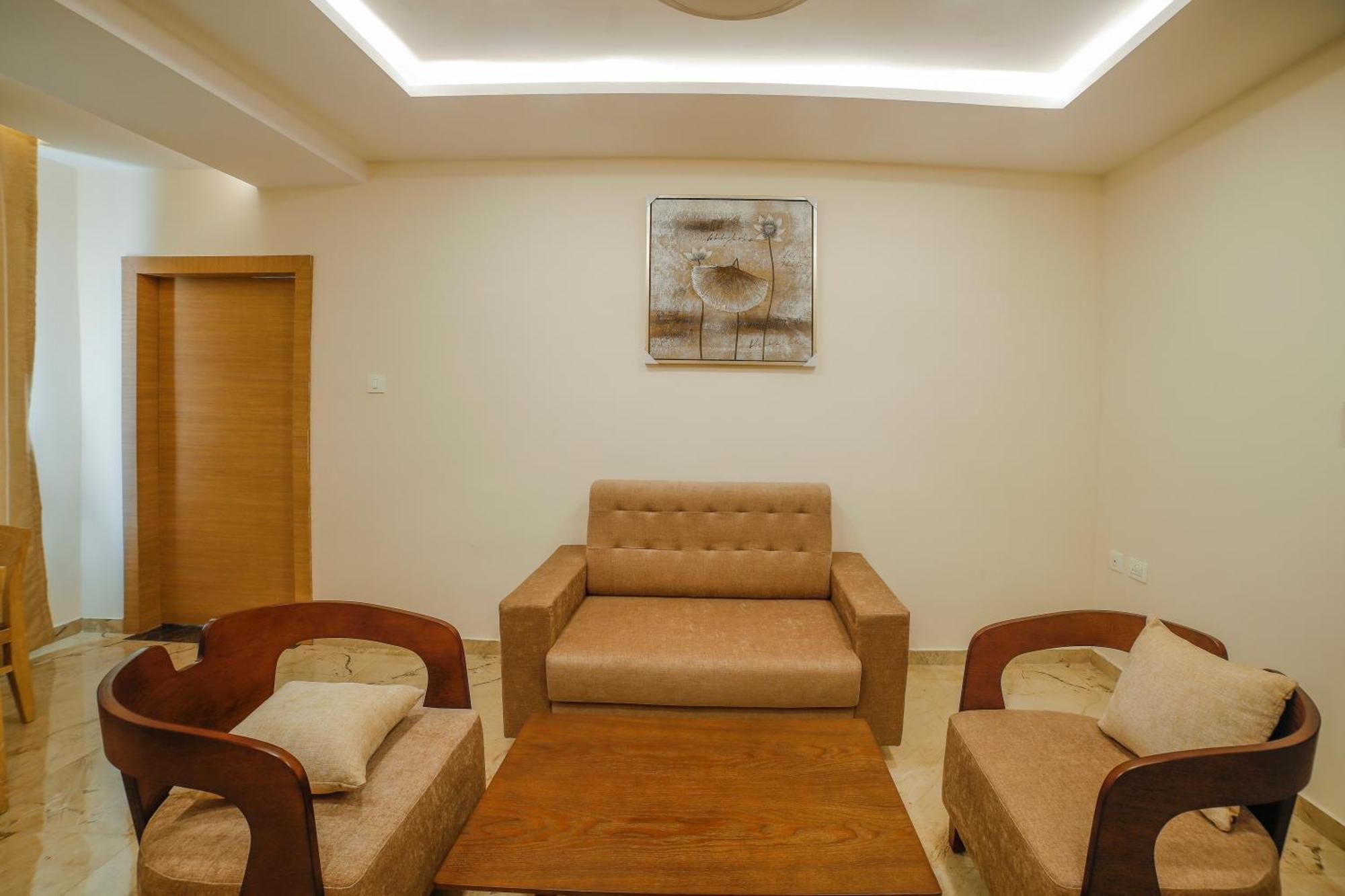 Guntūr Hotel Annapurna De Royal מראה חיצוני תמונה