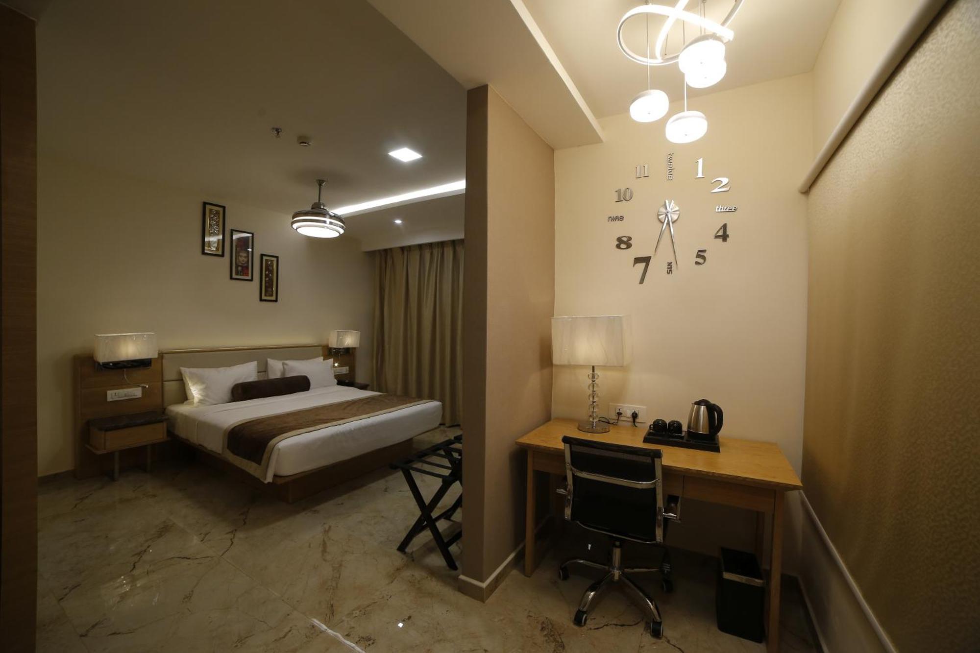 Guntūr Hotel Annapurna De Royal מראה חיצוני תמונה