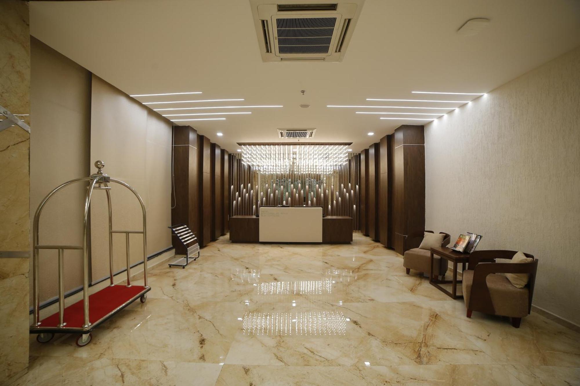 Guntūr Hotel Annapurna De Royal מראה חיצוני תמונה