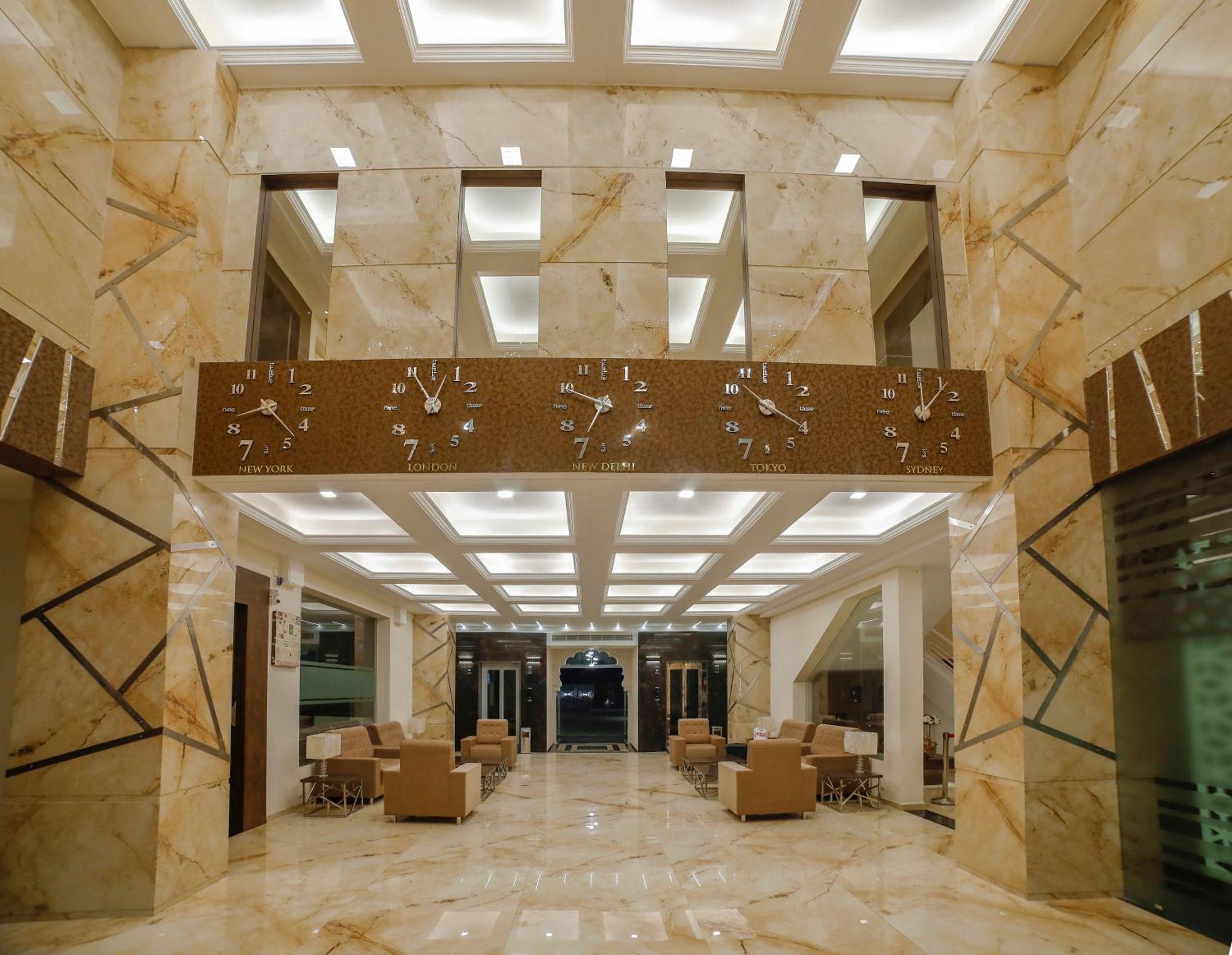 Guntūr Hotel Annapurna De Royal מראה חיצוני תמונה
