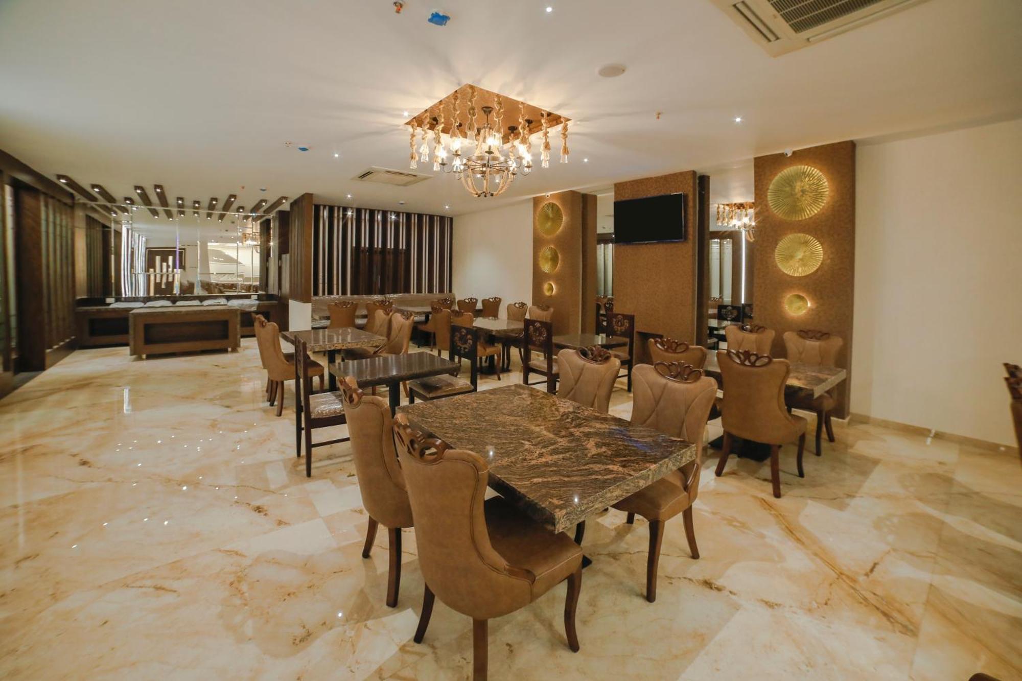 Guntūr Hotel Annapurna De Royal מראה חיצוני תמונה