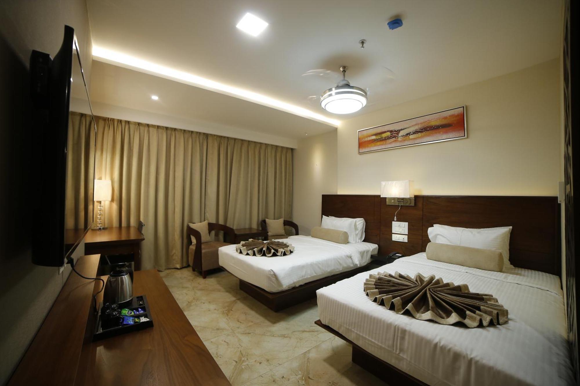 Guntūr Hotel Annapurna De Royal מראה חיצוני תמונה