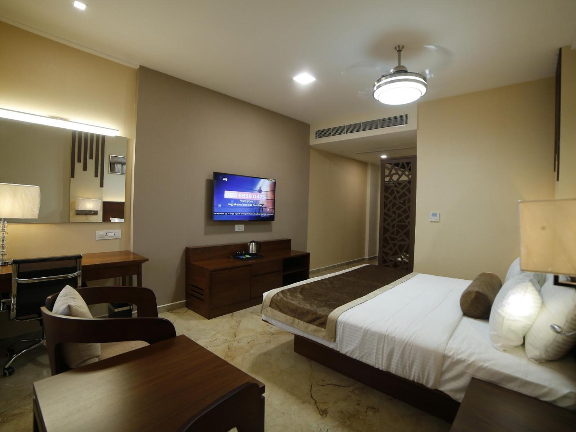Guntūr Hotel Annapurna De Royal מראה חיצוני תמונה